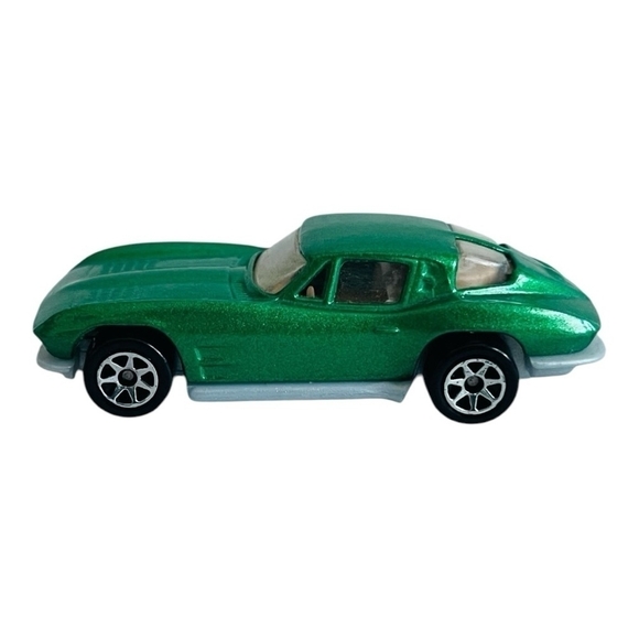 Hot Wheels Green Split Window Corvette Model Car Green Diecast Collectible Car - Picture 2 of 4